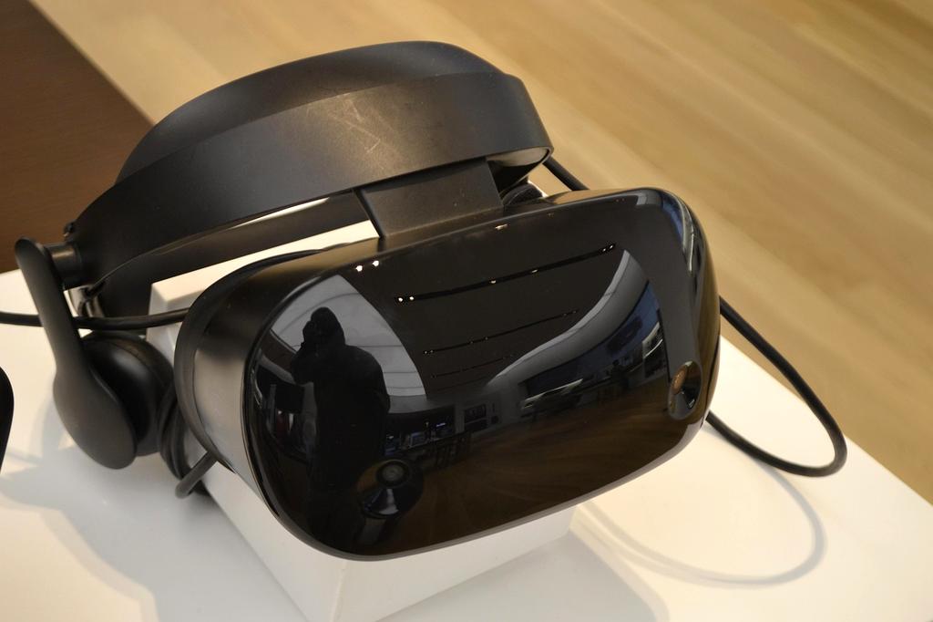 Epic space battle scene with starships and cosmic warfare in virtual reality